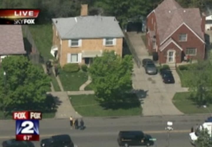 Video: 5 Officers Shot, 1 Killed at Detroit Drug House