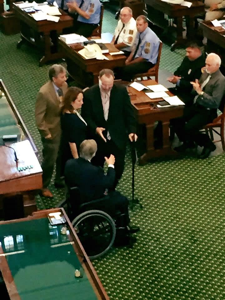 Ft. Worth Officer Shot 5 Times by Fugitives Receives Star of Texas Award