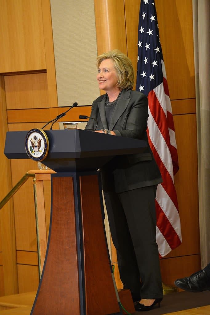 Clinton Dives Into Debate on Police Tactics, Urges Justice Reform