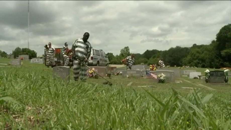 Video: GA Sheriff to Reduce Sentences of Inmates Who Helped Medically Distressed Deputy