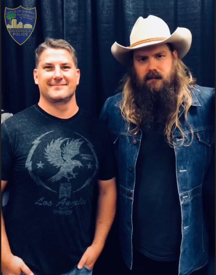 FL Officer Shot in Face Gets Visit from Country Singer