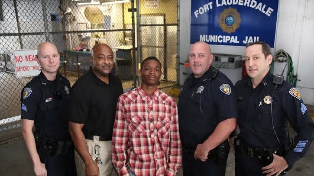 Arrested Teen Helps Fla. Officer Who Collapsed