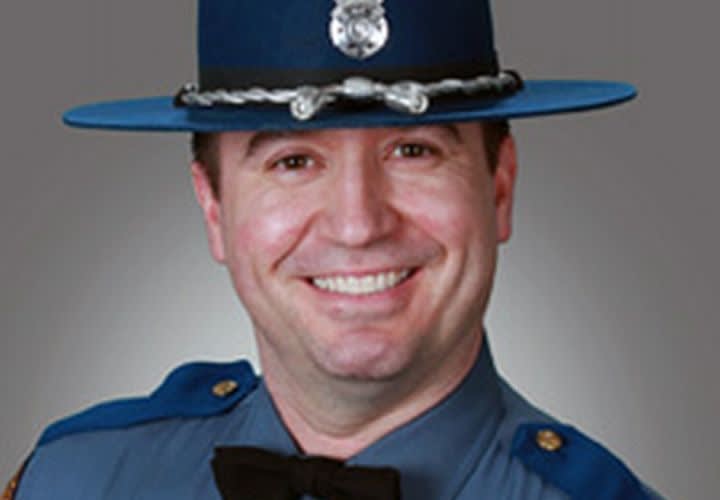 Suspect In Wash. Trooper's Death Shoots Self