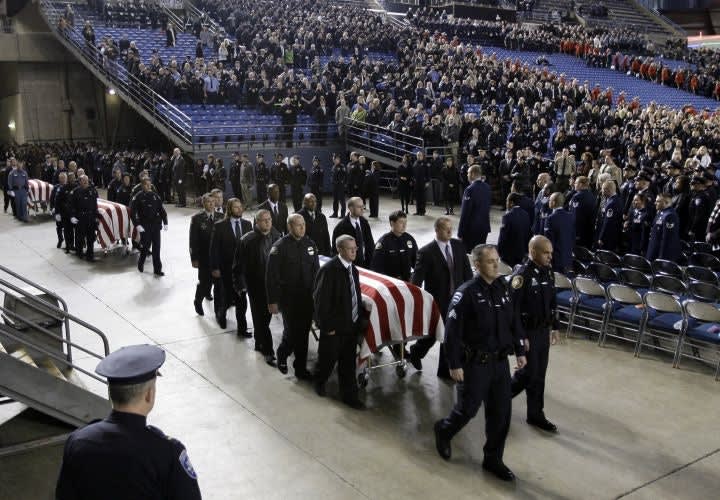 Lakewood Memorial Honors Fallen Heroes
