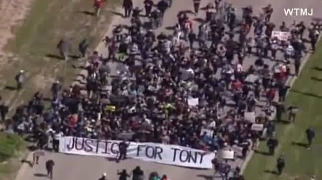 Protesters Hold Mock Trial of Wisconsin Officer who Killed Tony Robinson