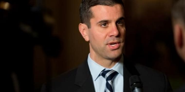 New York Senator Votes for Bill to Protect Police Officers