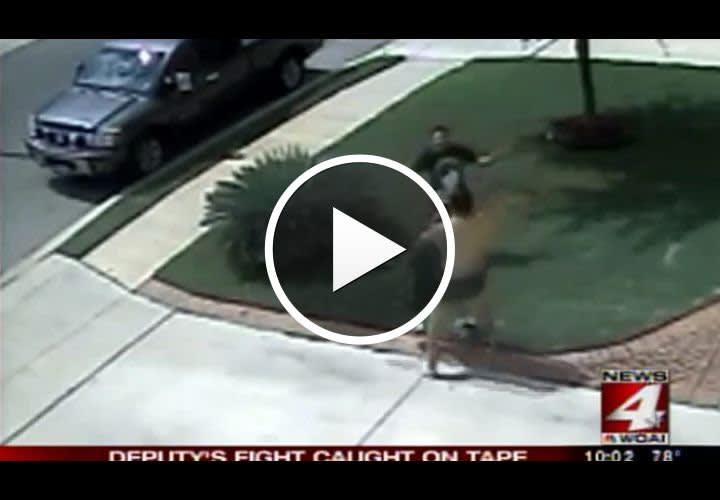 Video: Texas Deputy Wrestles Burglars