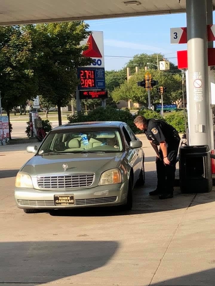 Michigan Gas Station Owner's Facebook Posts of Officer's Act of Kindness Goes Viral