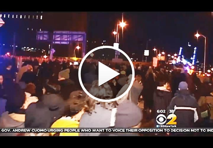 Video: Protests Clog Streets of New York City Following Eric Garner Decision