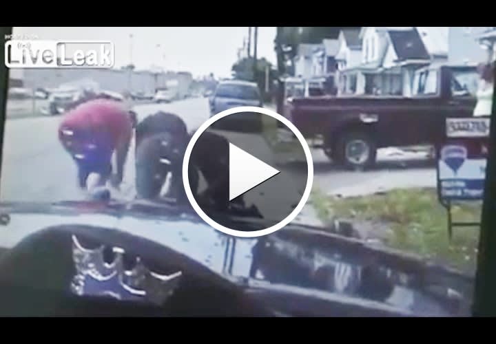 Video: Ohio Officer Under Attack Aided by Civilians