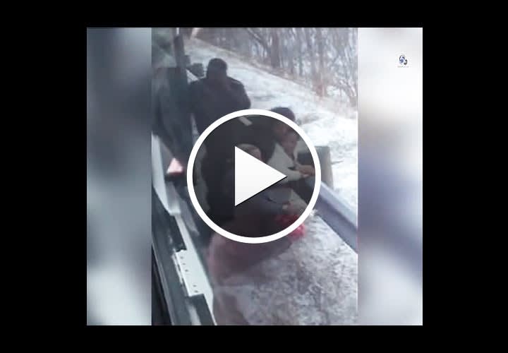 Video: Bus Passengers Assist State Trooper Under Attack