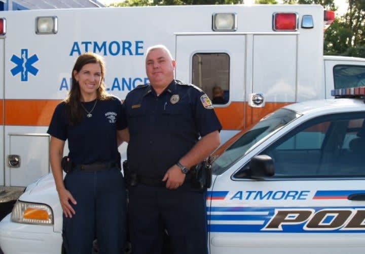 Police Officer Saves Paramedic Wife's Life