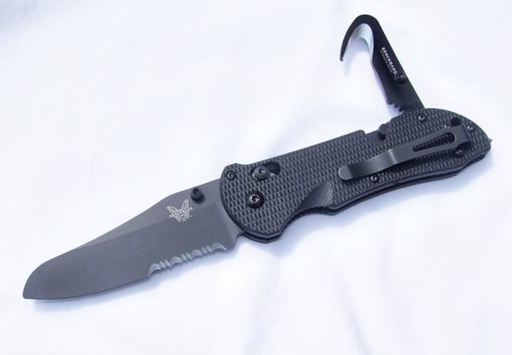 Police Product Test: Benchmade Triage Knife