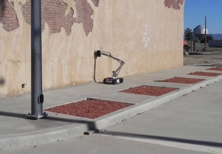 TiaLinx's Cougar10-L Mini-Robot Includes Through-Wall Imager