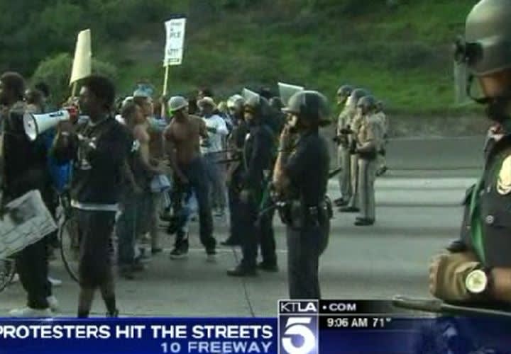 Zimmerman Protesters Block Freeway, Clash with LAPD