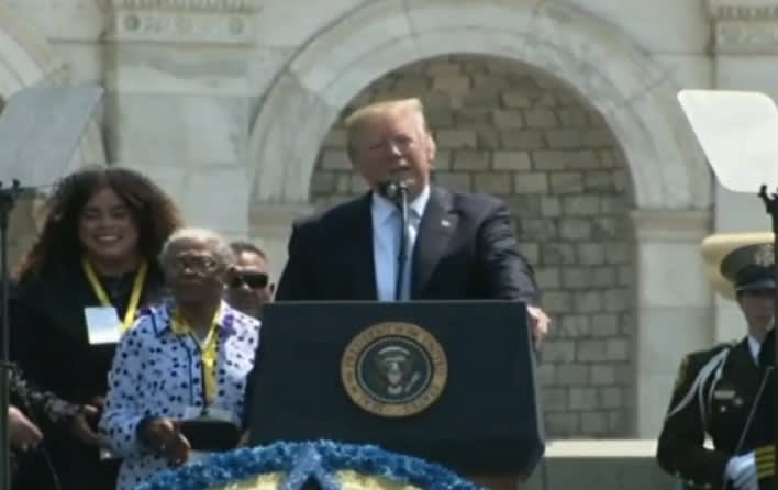 Trump Praises Fallen Officers, Their Families at Annual Memorial Service