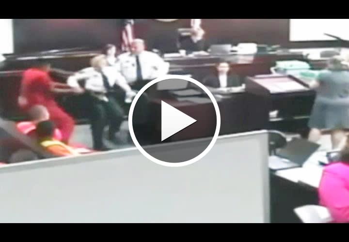Video: Prisoner Tries Gun Grab In Court
