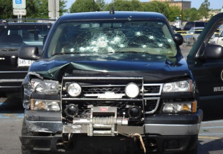 Arkansas Wildlife Officer Ended Gun Battle by Ramming Suspects' Van