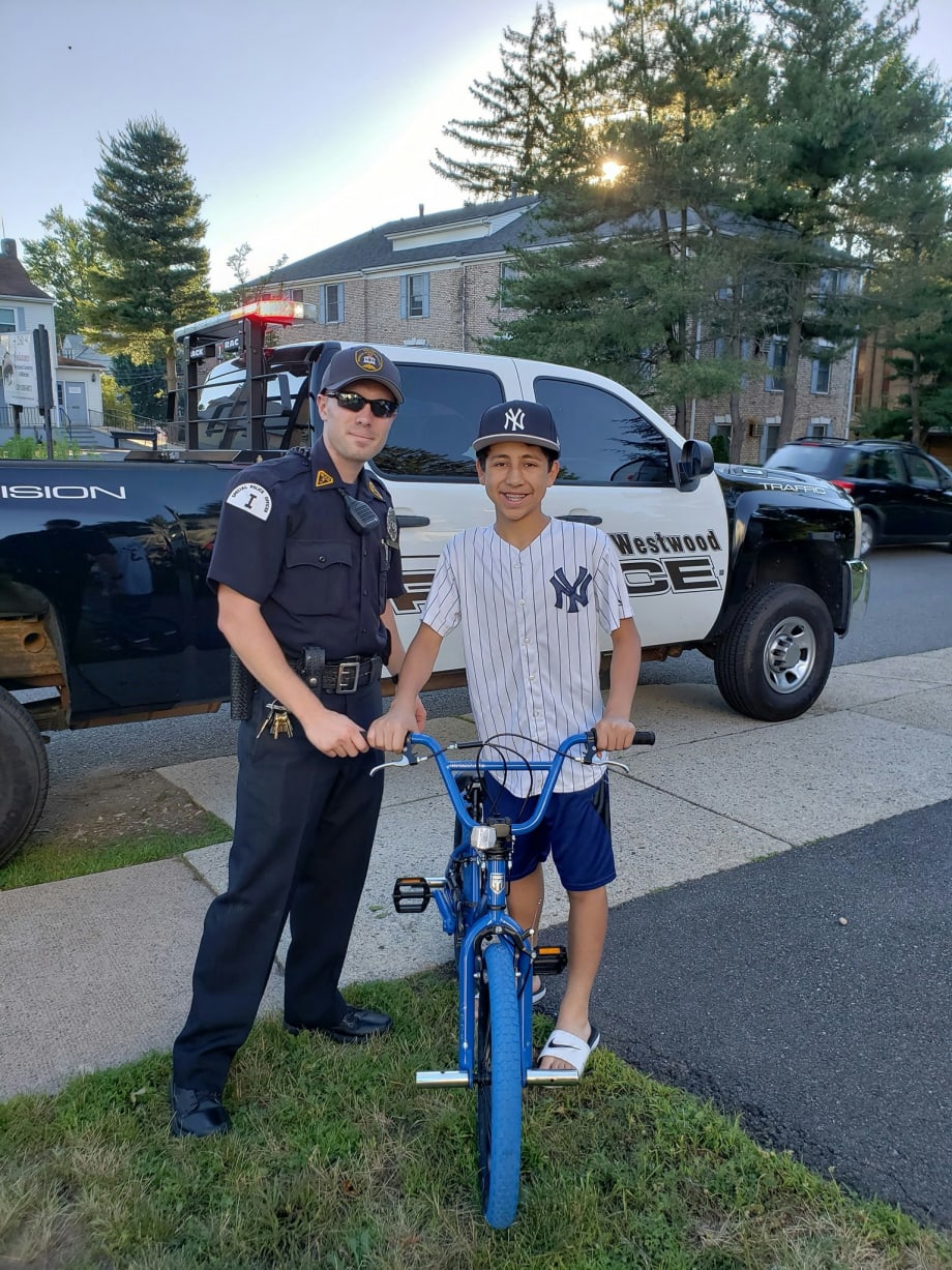 New Jersey Officers Get New Bike for Boy After His was Stolen