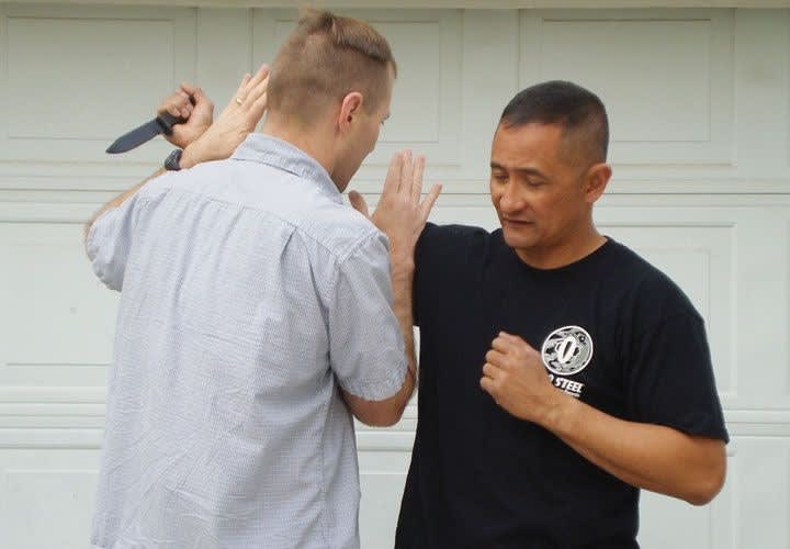 5 Ways to Survive Edged Weapon Threats