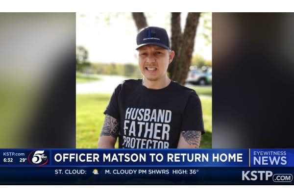 Minnesota Citizens Join Officers in Welcoming Home Wounded Officer
