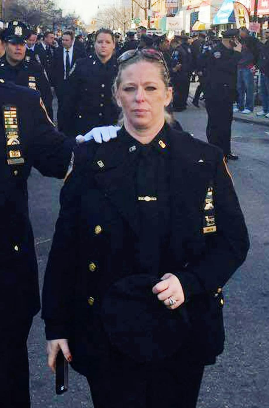 Retired NYPD Detective Fights Off 2 Carjackers
