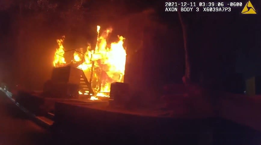 Austin Officers Rescue Family from Apartment Fire