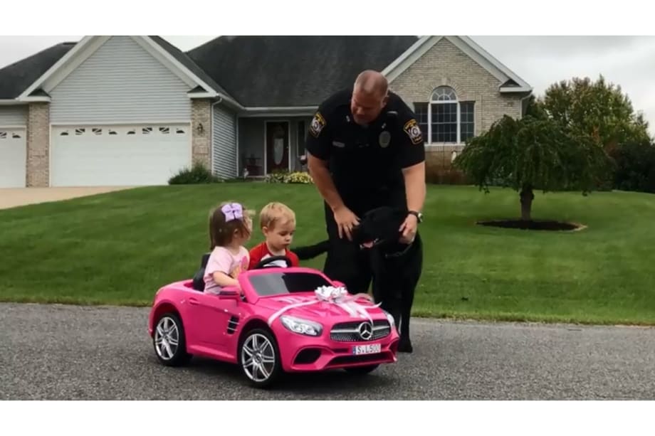 Video: Michigan Officer Pulls Over Toddlers in Toy Car