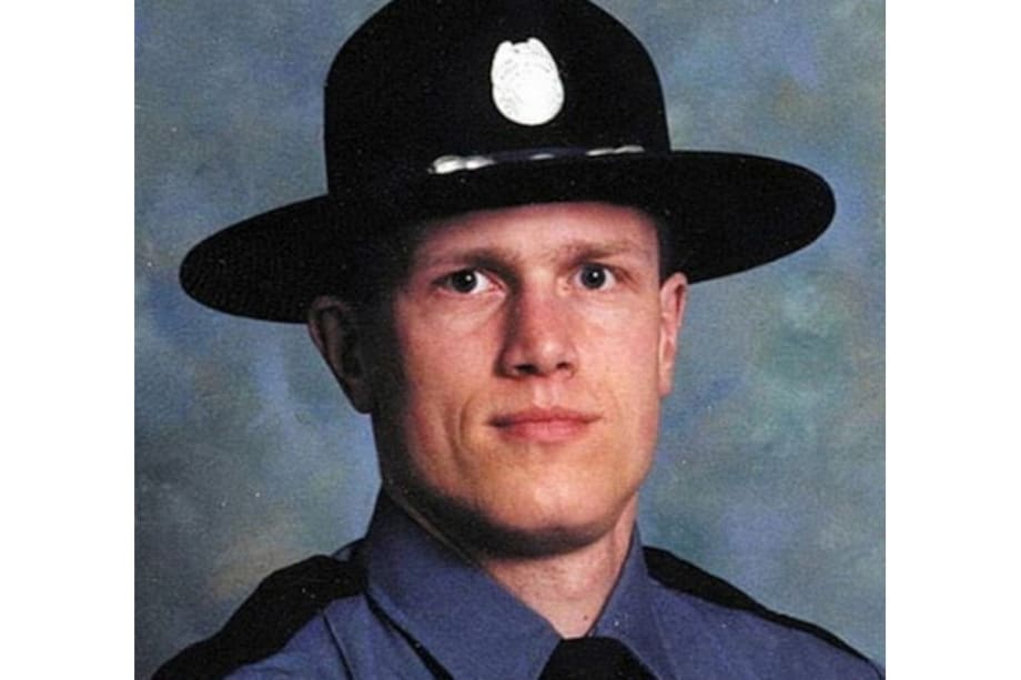 Retired Oregon Trooper Dies from Injuries Suffered in 2001 Crash That Killed 2 Other Officers