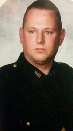 Two Officers Wounded, Suspect Killed in New York Shootout