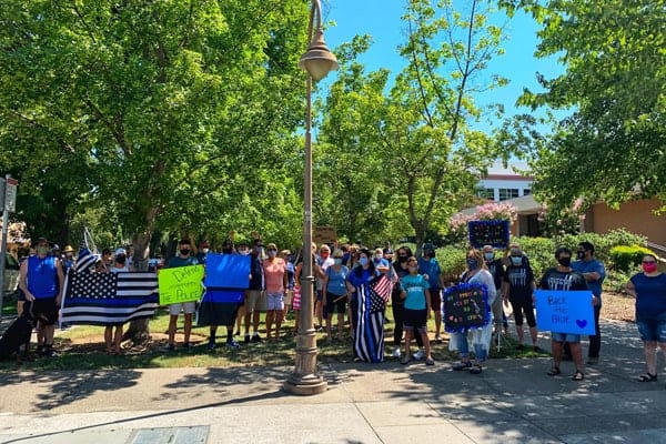 Crowd Gathers in Central California City in "Back the Blue" Rally