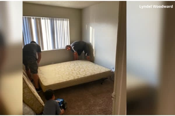 Nevada Officers Help Mother and 4 Kids in Need