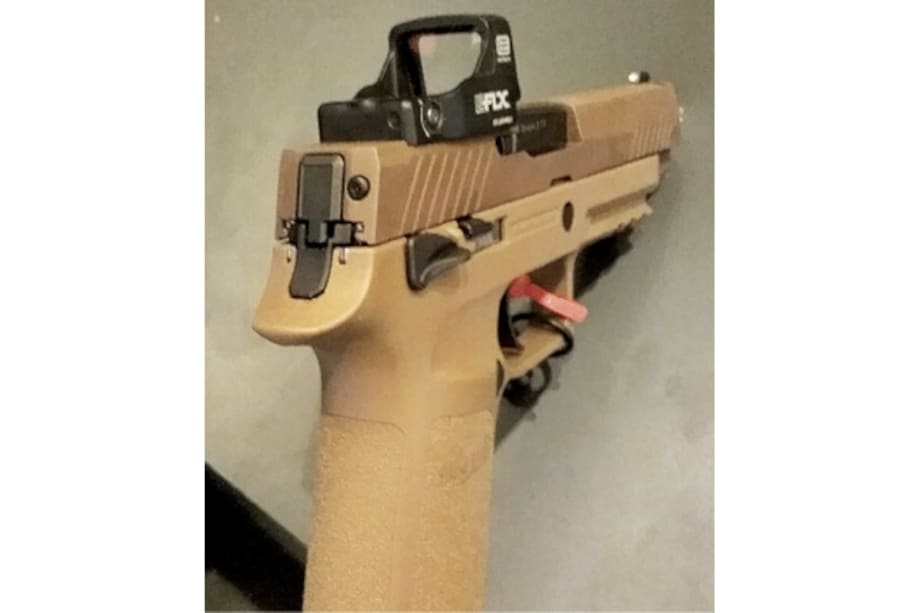 The new EFLX Mini Reflex Sight (MRS) is the first venture by EoTech into the handgun optic market.[|CREDIT|]