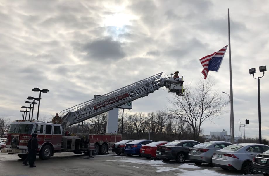 Police, Firefighters See Flag Flying Upside Down, Partner to Fix it