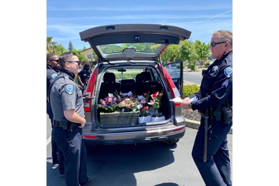 CA Officers Deliver Mother's Day Flowers After Arresting Delivery Driver