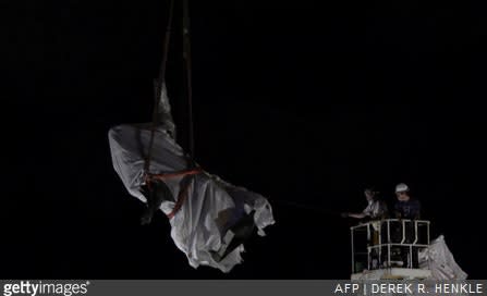 Chicago Mayor Orders Removal of Statue That City's Police Bled to Defend