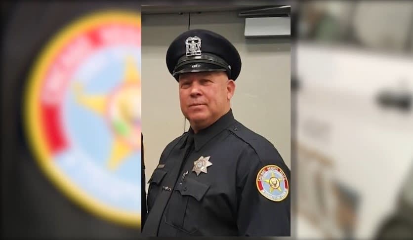 Chicago-Area Officer Dies 8 Days After Collapsing During Fight with Suspect