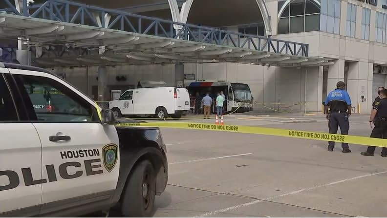 Off-Duty Houston Sergeant Kills Robbery Suspect on Bus