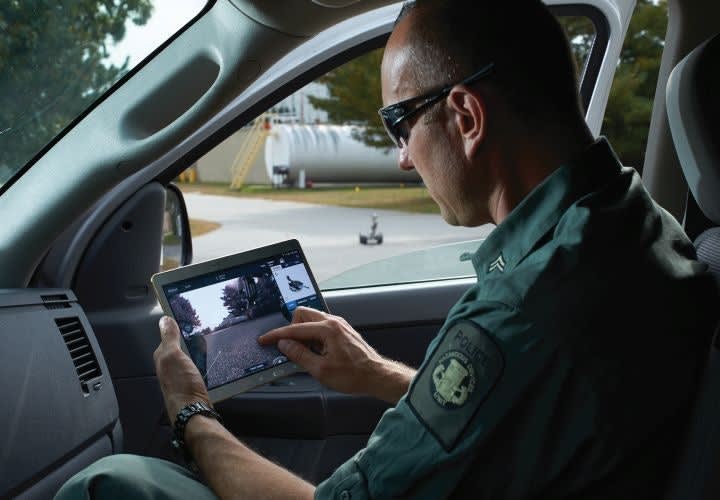 iRobot Unveils Its First Multi-Robot Tablet Controller for First Responders