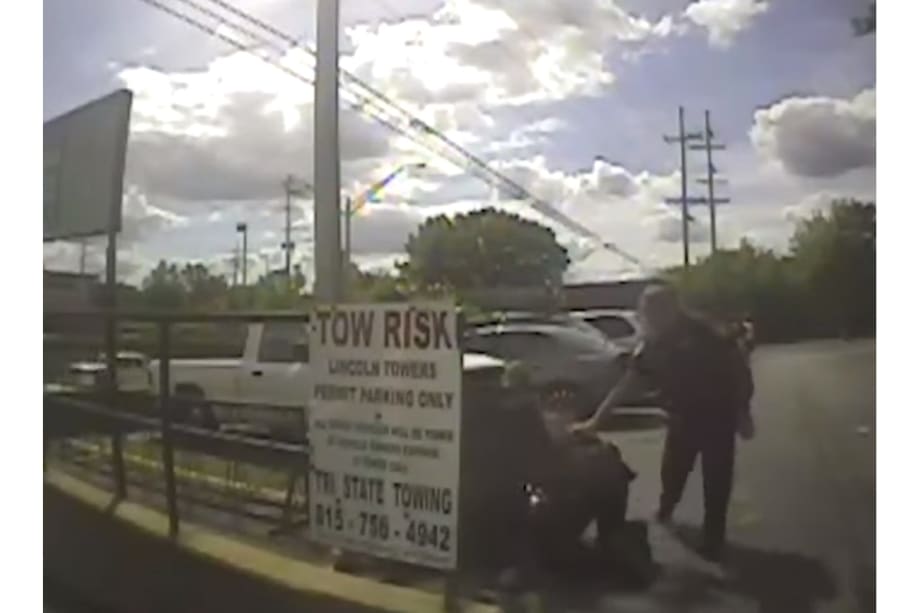 Illinois Police Release Controversial Arrest Video