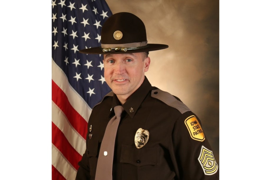 Iowa Trooper Shot and Killed During Standoff, Suspect in Custody at Hospital