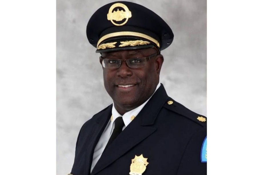 St. Louis Chief Postpones Retirement