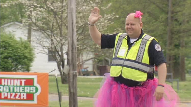 Kentucky Chief Directs Traffic in Tutu to Honor Students' Achievement