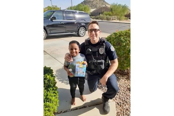Arizona Officer Delivers Happy Meal to 5-Year-Old Boy Who Called 911