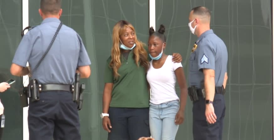 MO Police Help Raise Money for Woman Who Gave Last Dollars to Family of Wounded Officer