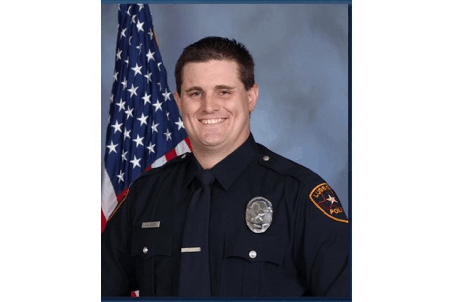 Off-Duty Texas Officer Saves Elderly Woman from Burning Home