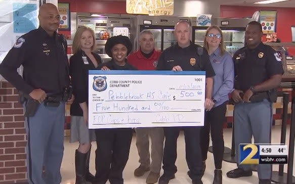Georgia Officers Pay Lunch Debts for School Children