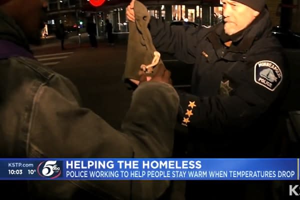 Minneapolis Police Helping Homeless Stay Warm