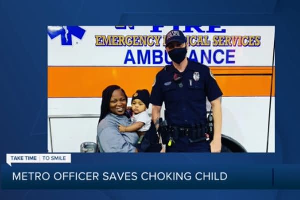 Tennessee Officer Saves Choking Infant