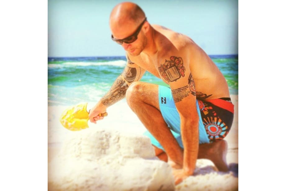 Off-Duty Florida Officer Swims into Rip Current to Rescue 4 Children